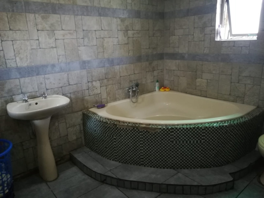 4 Bedroom Property for Sale in Bethelsdorp Eastern Cape